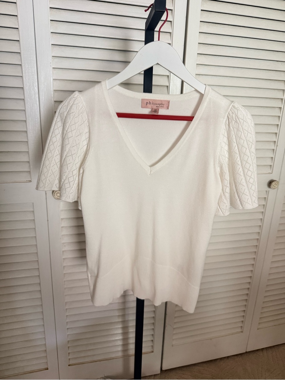 Philosophy Cream V-Neck Short Sleeve Knit Top with Lace Sleeves